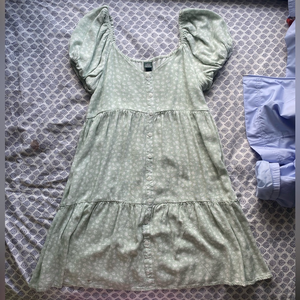 PASTEL GREEN FLORAL PUFF SLEEVE MINI DRESS